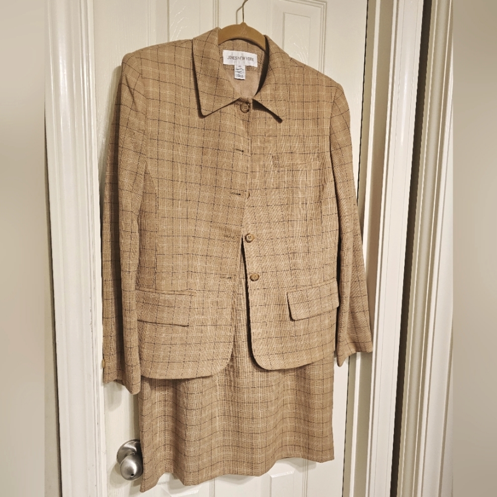 Jones New York Suit Camel Plaid Jacket sz 14 Skirt size 12